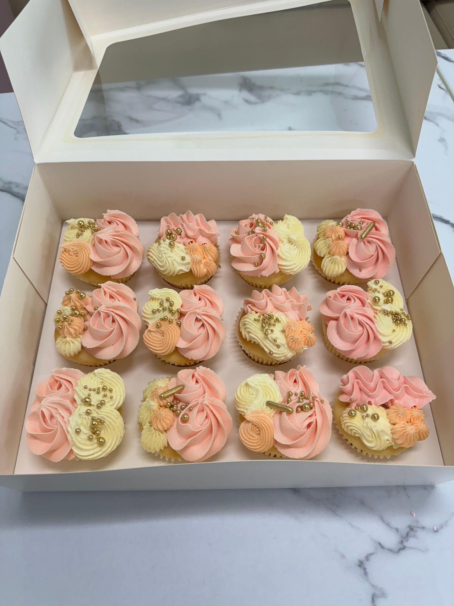Pretty Piped cupcakes