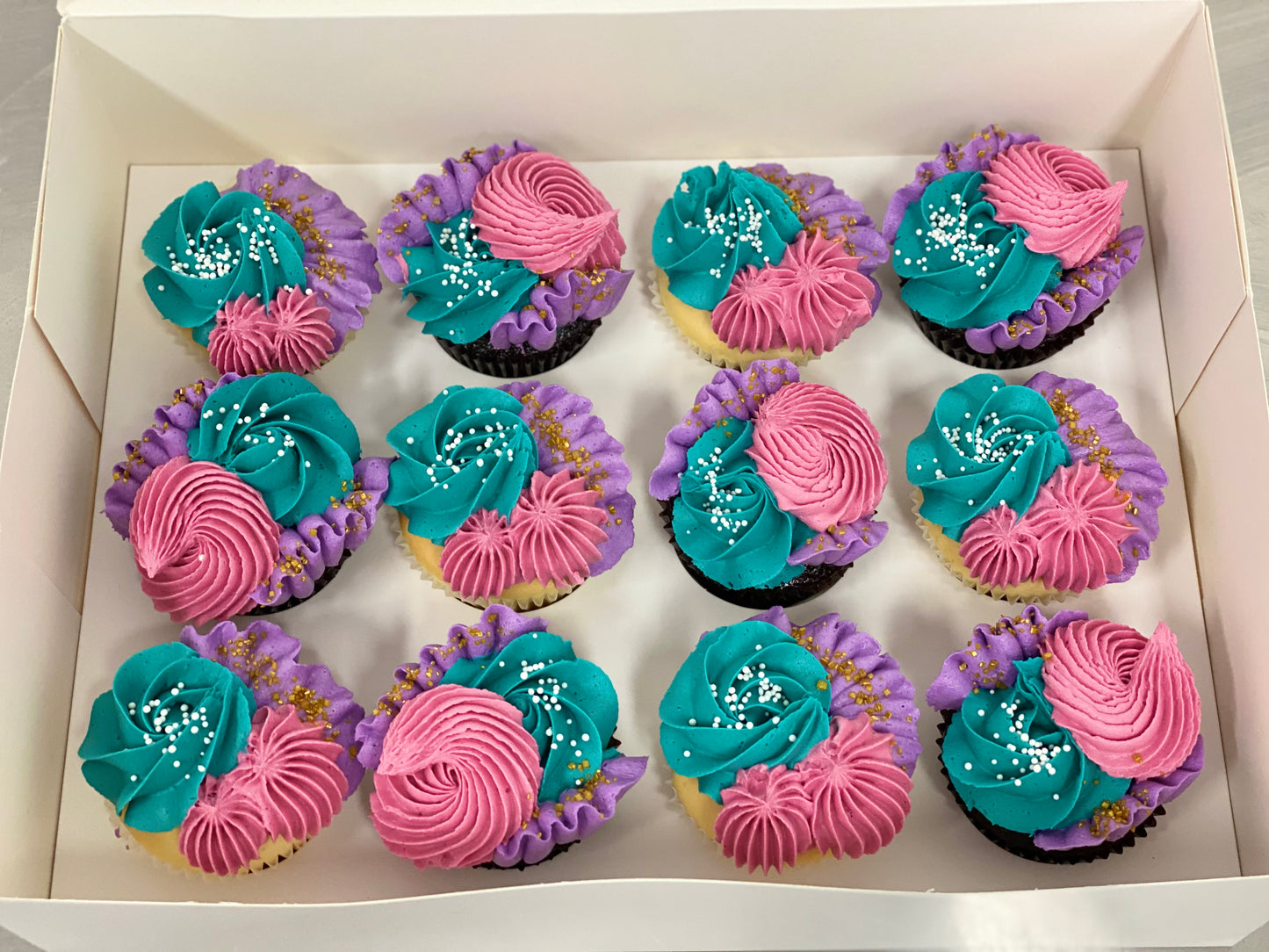 Pretty Piped cupcakes